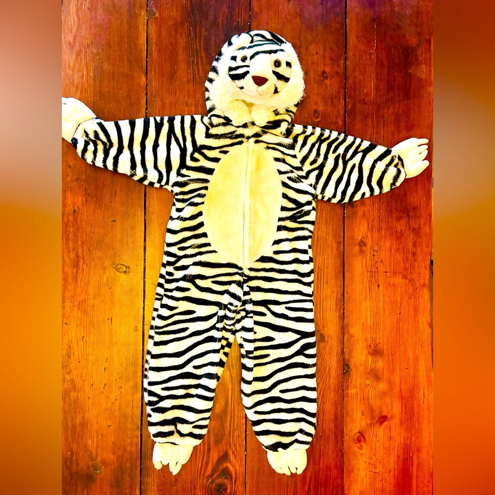 Tiger Halloween Costume Dress Up Onesie Warm Excellent Used Condition